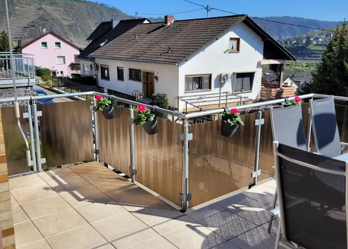 Burg- Und Moselblick *