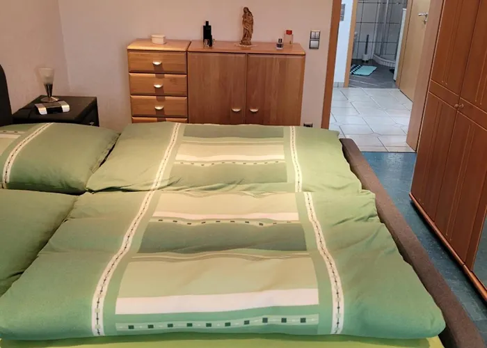 아파트 Burg- Und Moselblick